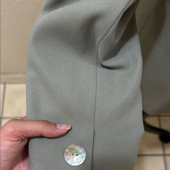 Atrium Collection Elegant Sage Green Button Down Blazer Size 4 - Picture 7 of 9